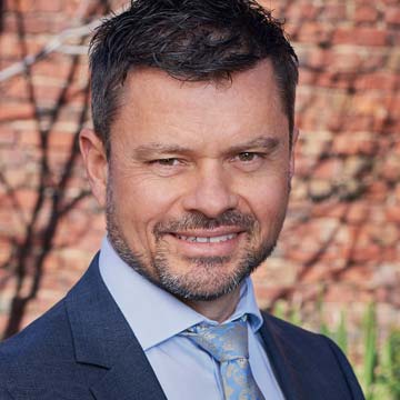 Photo of Professor Darryl Higgins